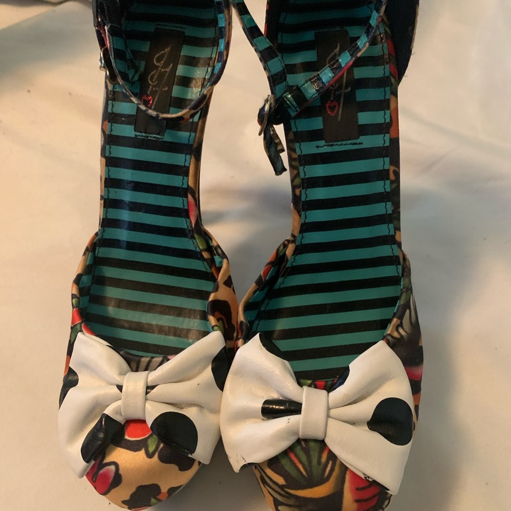 Fly lounge skull and flower heels
